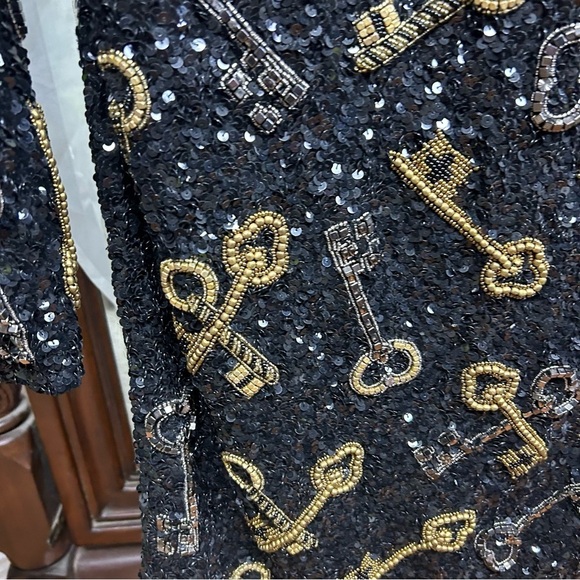 Silk Sequin black dress with key embellishments all over size medium new - Picture 8 of 9